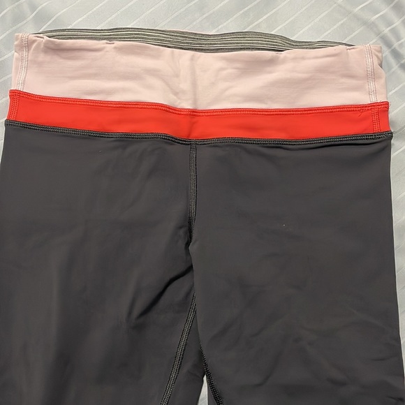 Lululemon Leggings - Size 6 - Picture 4 of 5